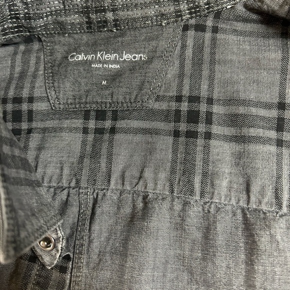 Mens Calvin Klein Jeans Ombré Gray and Black Check Button Down Shirt, size M - Picture 5 of 7